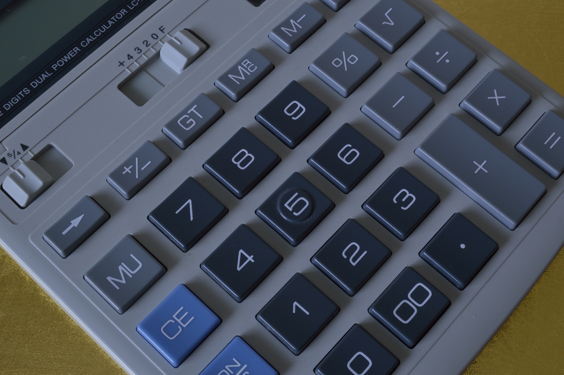A photograph of a general function calculator.
